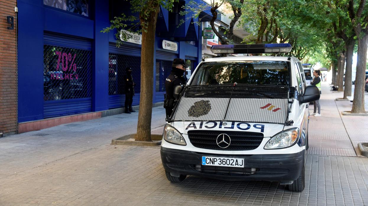 La policía, en la sede del Huesca