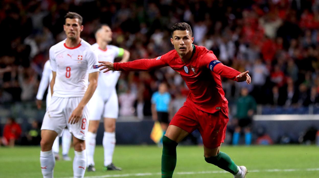 Cristiano Ronaldo celebra un gol durante el encuentro frente a Suiza