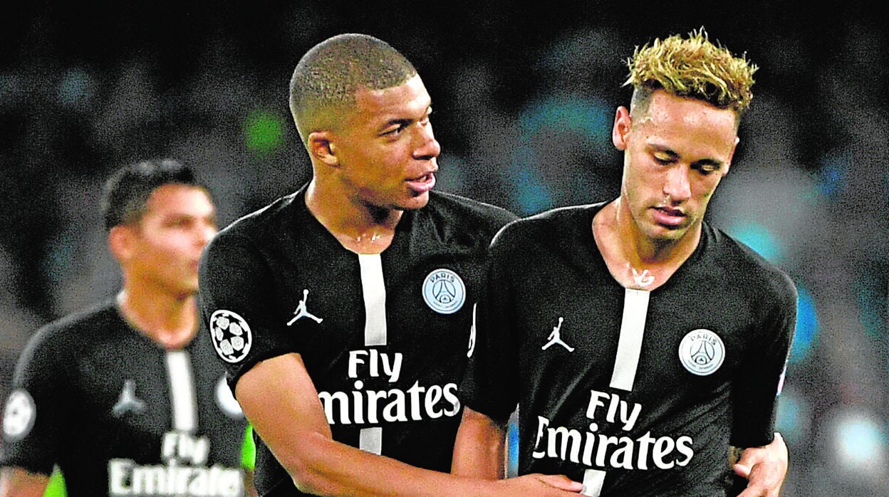 Mbappé y Neymar, durante un partido de la pasada Champions League
