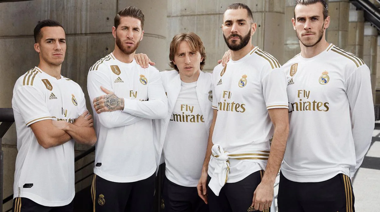 Los jugadores del Real Madrid con la nueva equipación