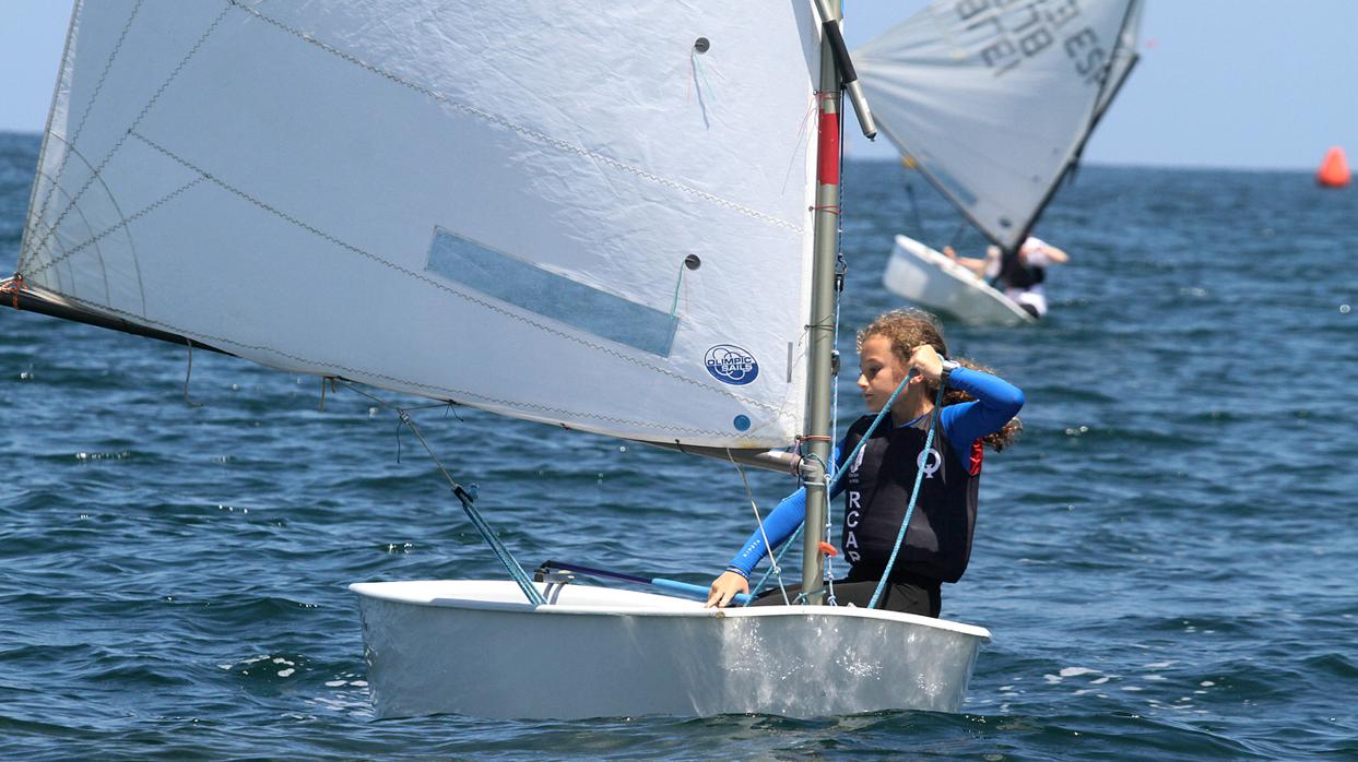 El VI Trofeo de San Pedro se celebrará en aguas de la bahía de Gijón los días 15 y 16 de junio