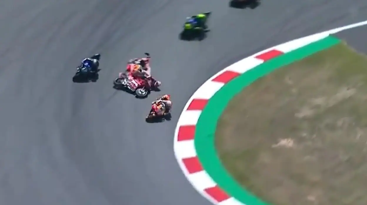 Así fue la caída de Lorenzo, con la que se llevó por delante a Viñales, Rossi y Dovizioso