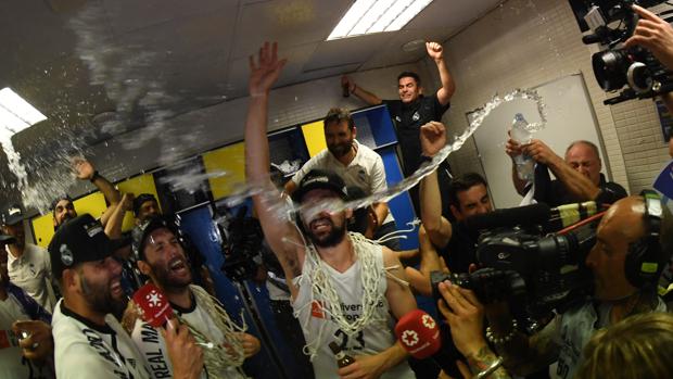 Eufórica celebración blanca en el Palau