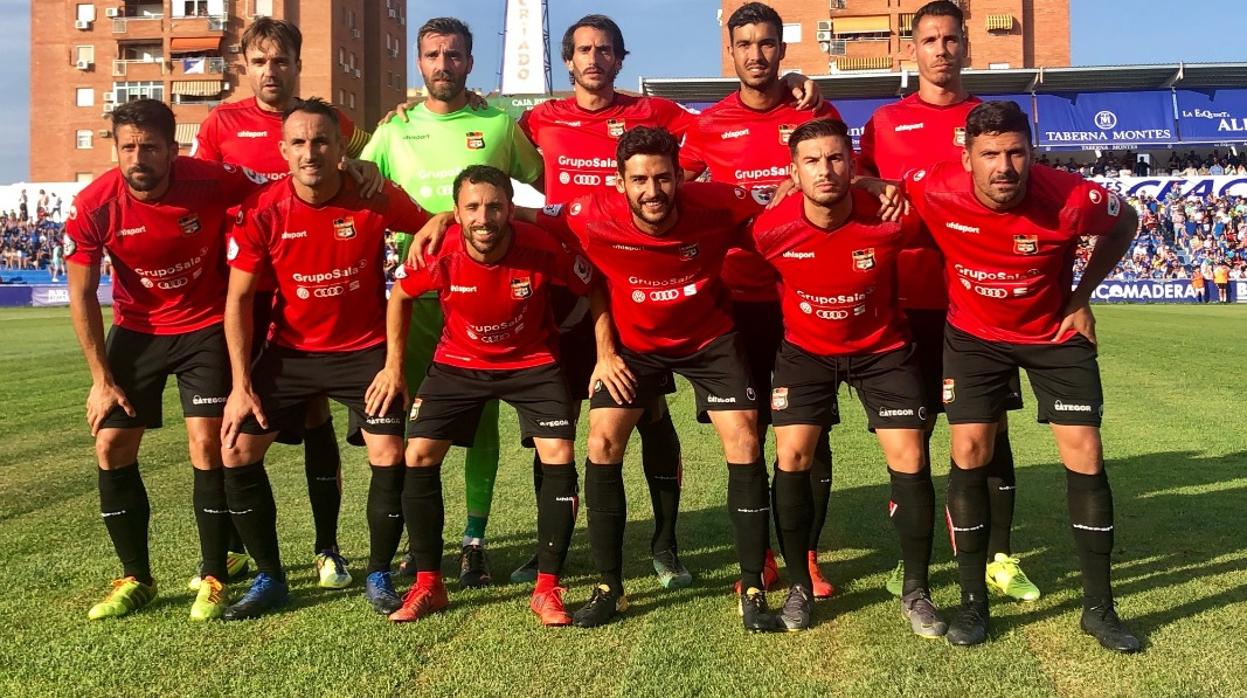 Formación de La Nucía en el Estadio Linares