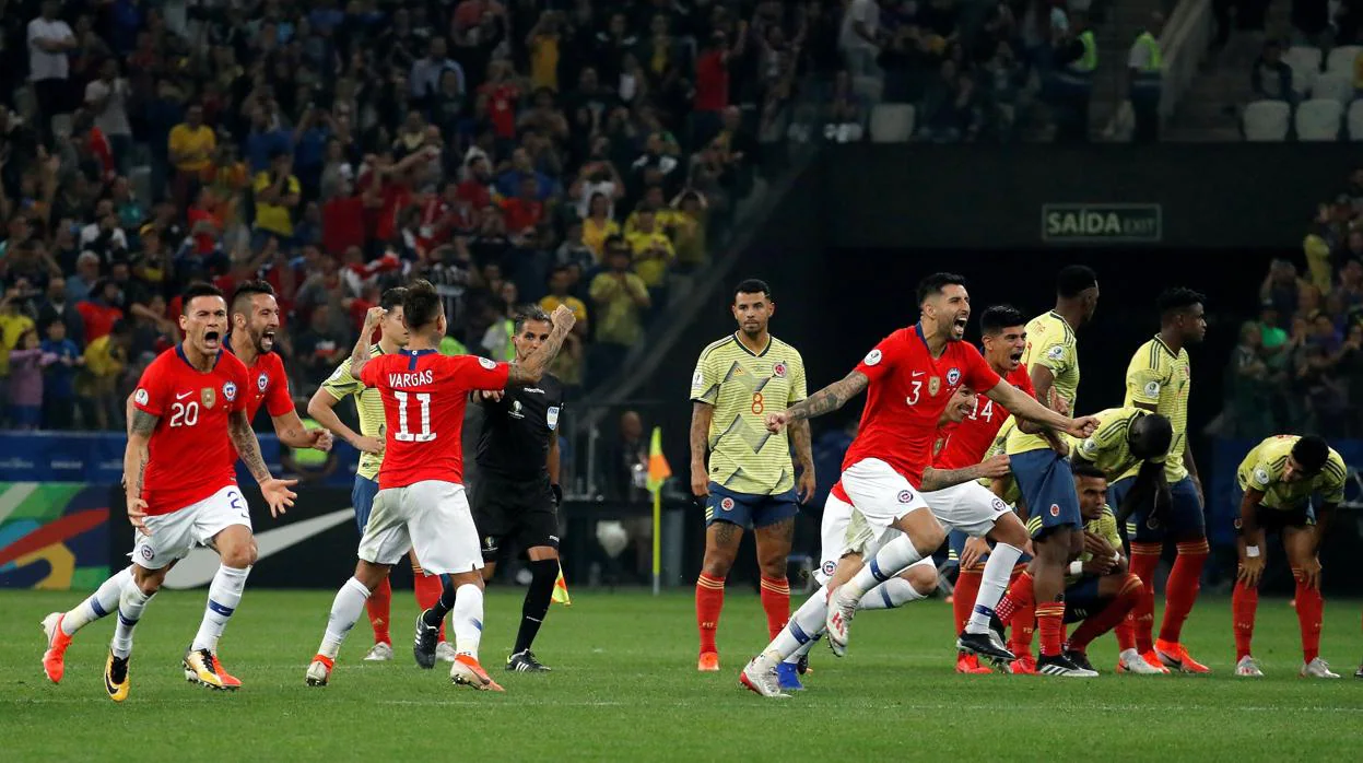 Chile resuelve en los penaltis lo que el VAR le negó en 90 minutos