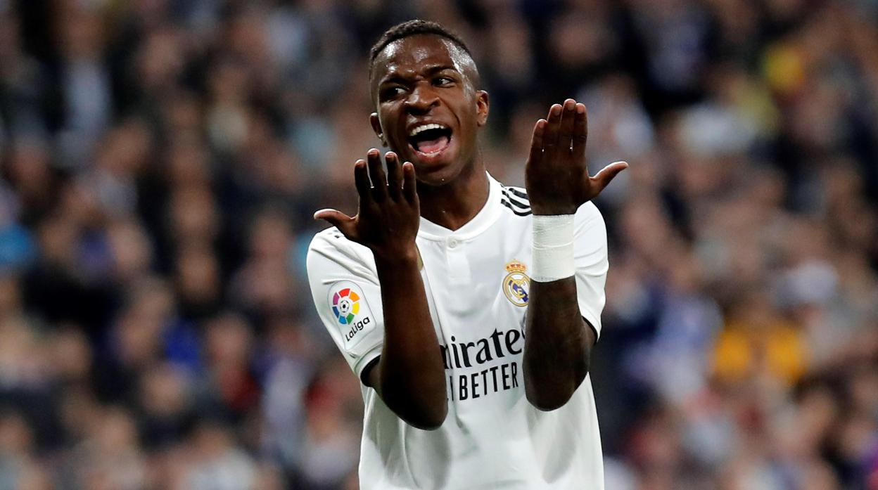 Vinicius se lamenta tras una ocasión perdida