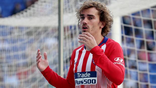 El Atlético se harta: cita a Griezmann a entrenar y acusa al Barça de «falta de respeto»