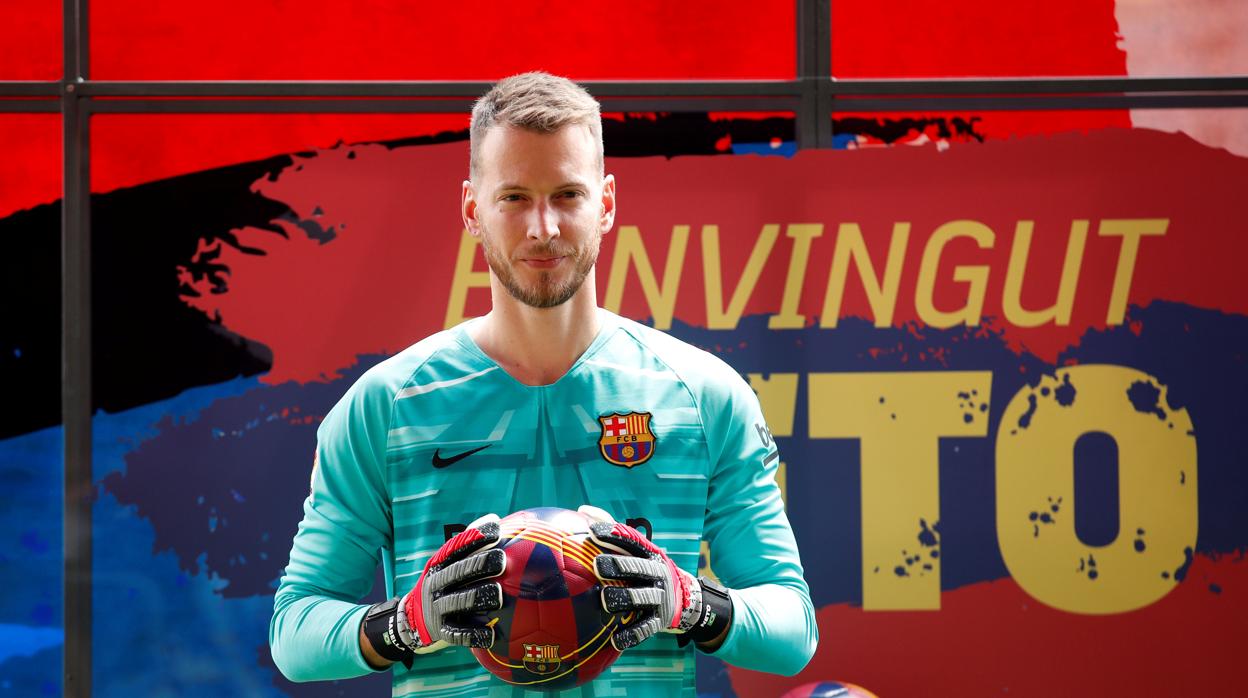 Neto, presentado comonuevo jugador del Barcelona