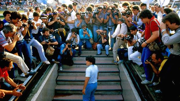 Diego y Maradona, fútbol, cocaína, prostitutas y la Camorra en Nápoles