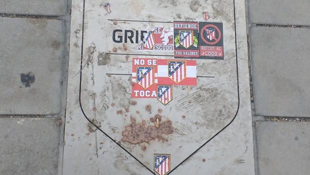 Atacan la placa de Griezmann en el Metropolitano