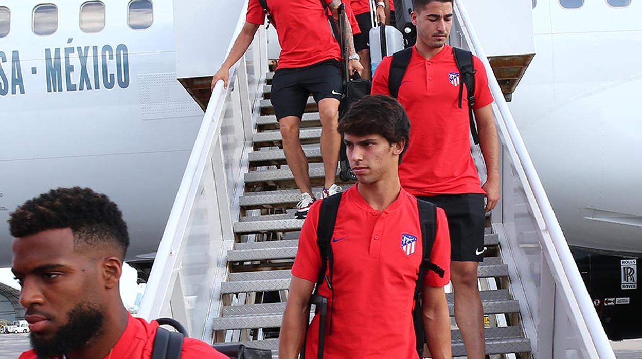 Lemar y Joao Félix, a su llegada a Dallas