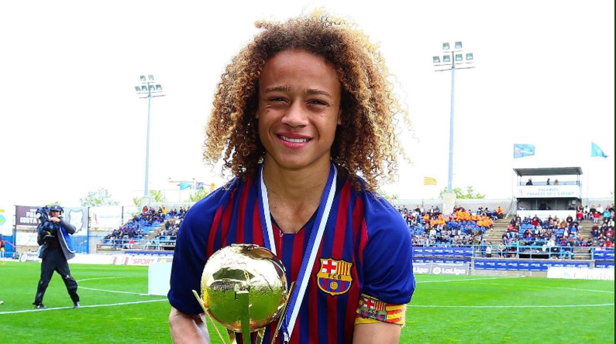 Xavi Simons con el cadete A del Barcelona