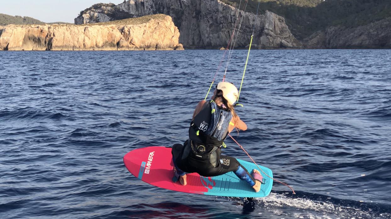 El viento impidió que se completara el desafío de la Vuelta a Ibiza y Formentera en kitefoil