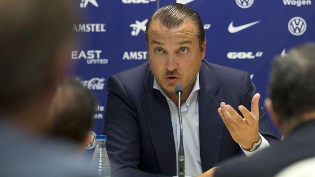 Los clubes amenazan con plantarse por los horarios