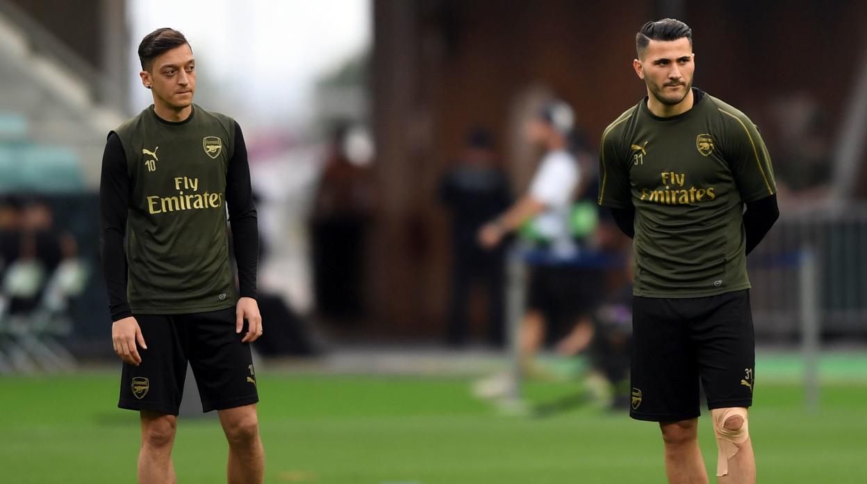 Ozil y Kolasinac