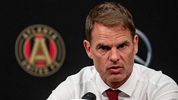 Frank de Boer: «La equiparación salarial en el fútbol es ridícula»