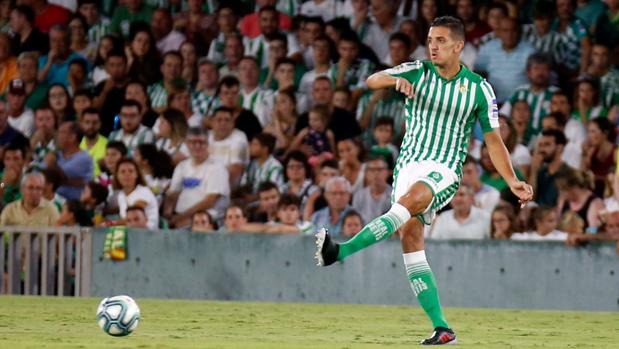 El Valladolid se llevó el triunfo ante un Betis con diez todo el partido