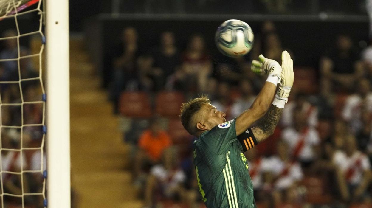 El Mirandés no puede ante el Cádiz en su debut en Anduva