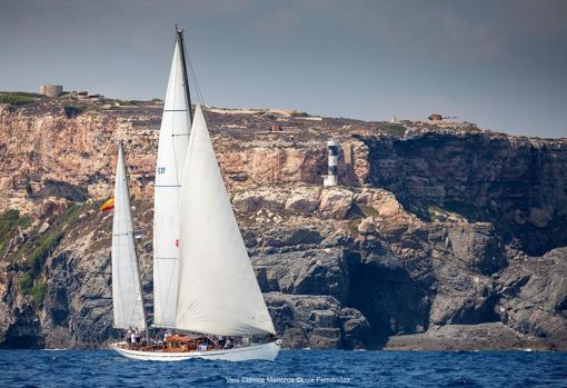 «Olympian» rompe el guión en la primera jornada de la XVI Copa del Rey de Barcos de Época