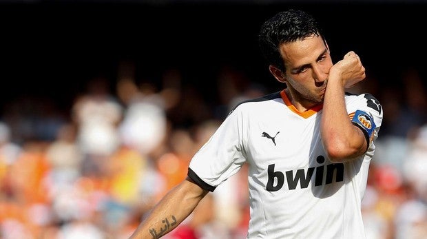 Parejo y los postes salvan al Valencia