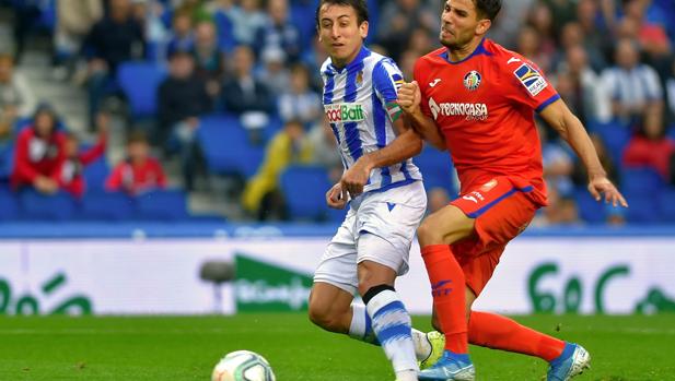 El Getafe gana a una Real Sociedad que pagó la expulsión de Llorente