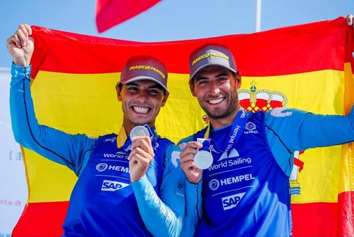 Oro para Silvia Mas y Patricia Cantero y plata para Jordi Xammar y Nico Rodríguez, en la clase 470