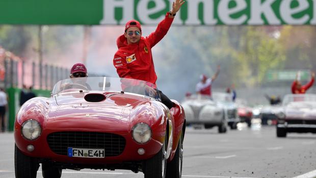 Leclerc sonroja a Vettel con su triunfo en Monza