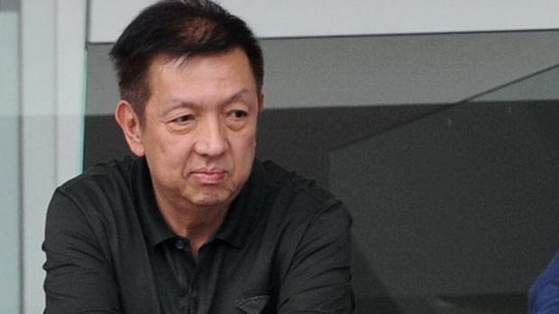 Peter Lim provoca otro seísmo en el Valencia