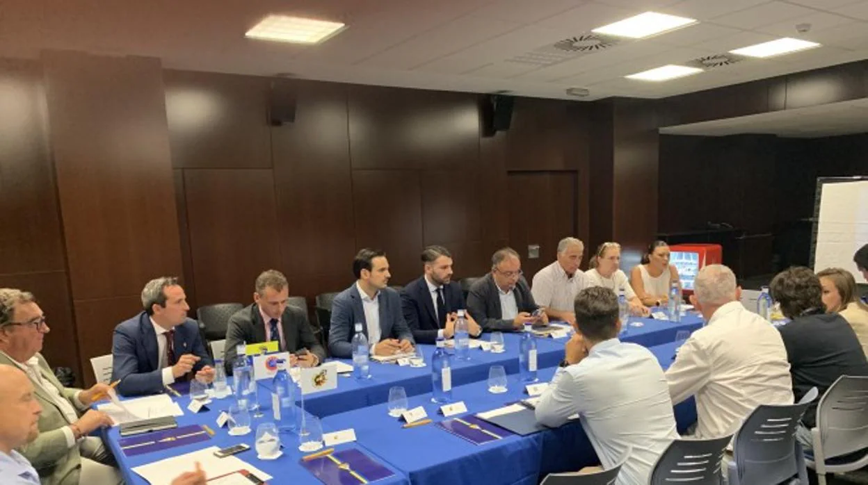 Reunión de representantes de la UEFA y de la RFEF