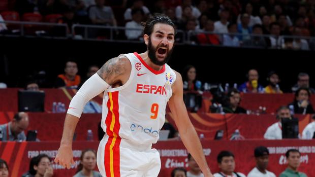 El triple desde el centro del campo de Ricky Rubio que casi da la victoria a España