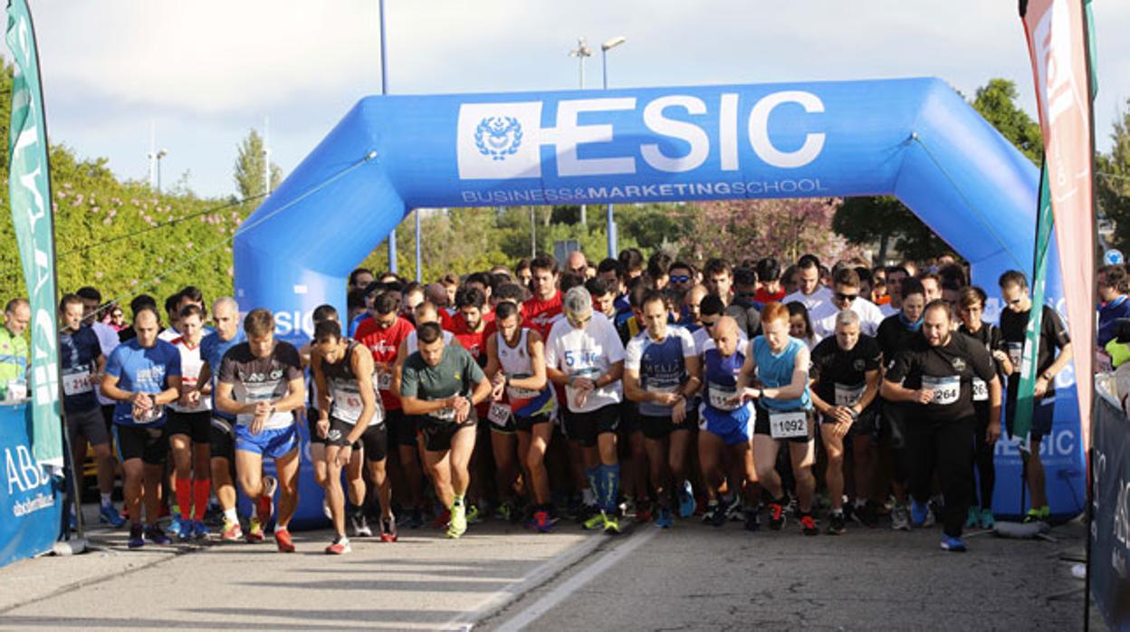 Imagen de la salida de la edición de 2018 de la Carrera de las Empresas ESIC - ABC