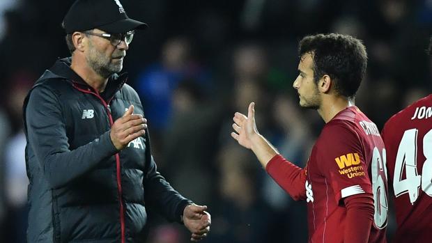 El joven español que podría costar una grave sanción al Liverpool de Klopp