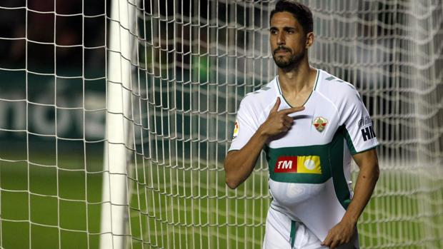 El Elche acaba con la racha del Mirandés con tres penaltis