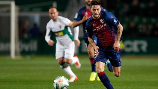 Pere Milla salva un punto para el Elche y frustra al Huesca