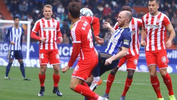 Ponferradina y Girona amplían sus rachas sin perder