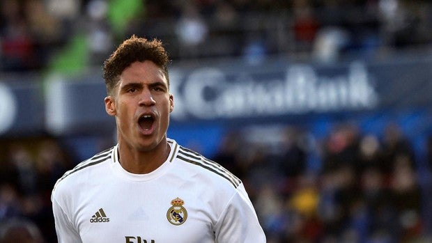 El gol lo pone Varane