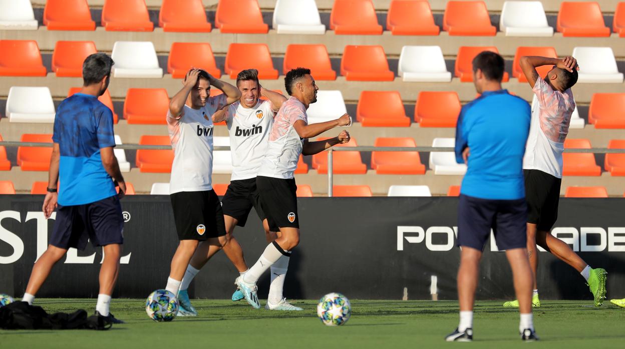 Horario y dónde ver el Valencia - Ajax