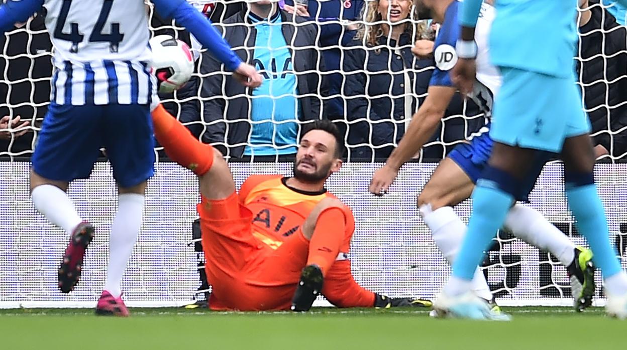 Lloris se lesiona de gravedad y es retirado con oxígeno