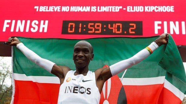 Kipchoge hace historia: primer hombre en bajar de las dos horas en maratón