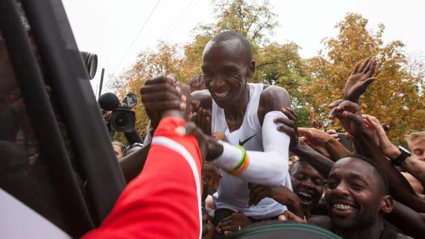 Kipchoge, el niño que aprendió a correr para ir al colegio