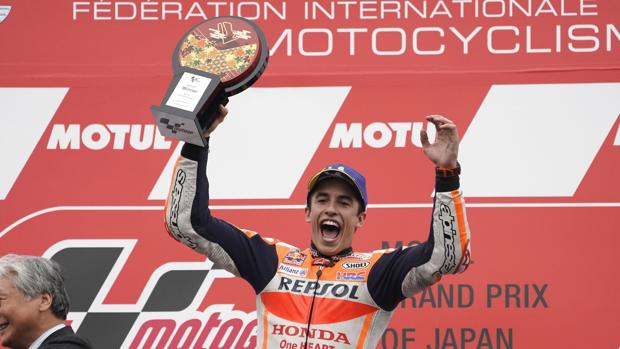 Marc Márquez no afloja y gana en Japón