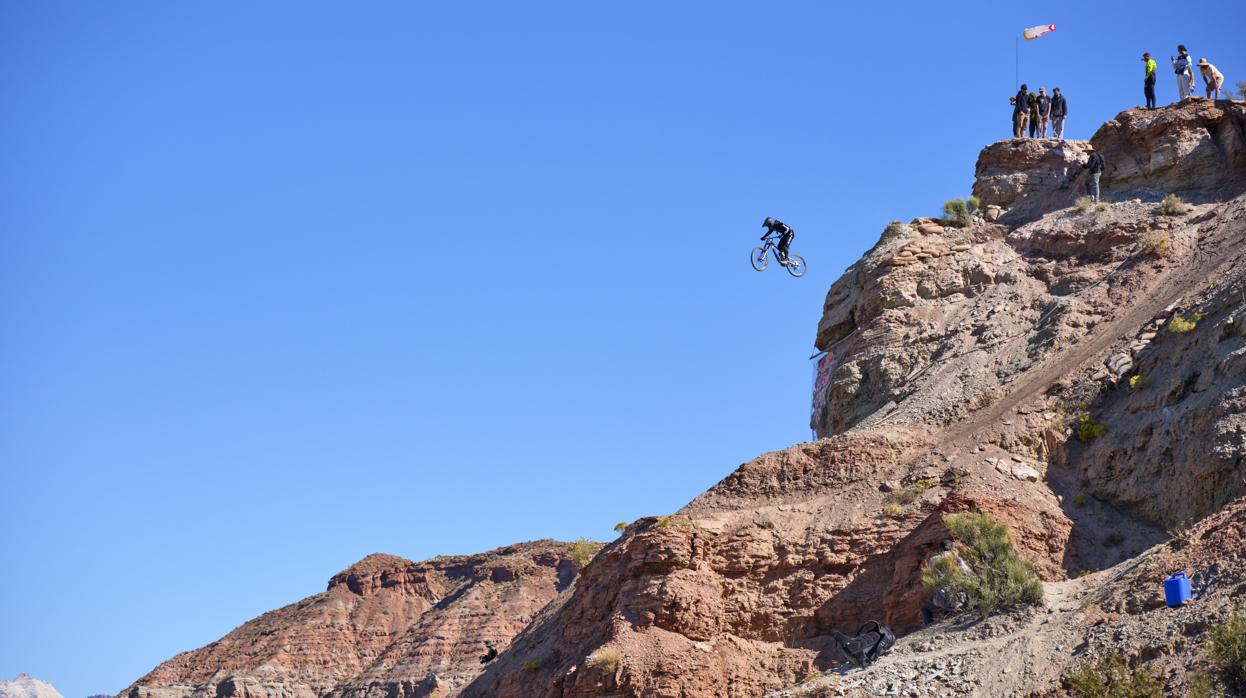 As es el Red Bull Rampage el descenso en bici m s aterrador del