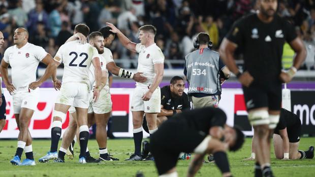 Inglaterra derrota a Nueva Zelanda y disputará la final del Mundial