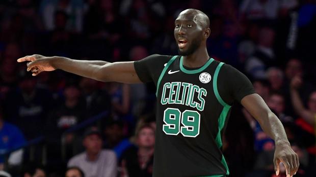 El gigante Tacko Fall hace su esperado debut con los Celtics