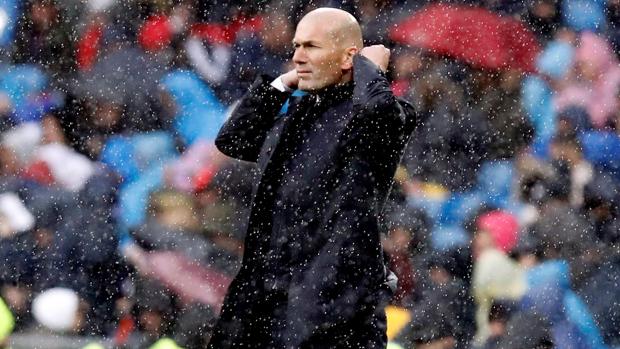 Juegan Modric y Mendy, que dejan a Valverde y Marcelo en el banquillo