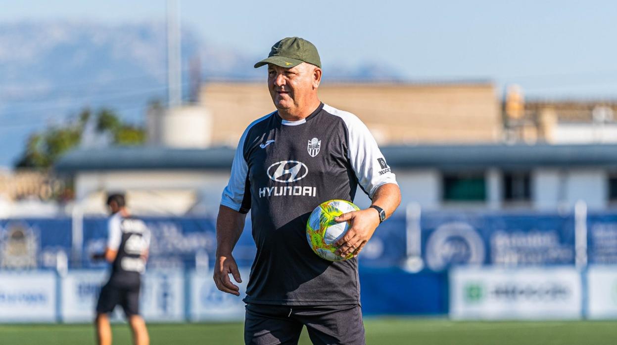 Manix Mandiola, en un entrenamiento del Atlético Baleares