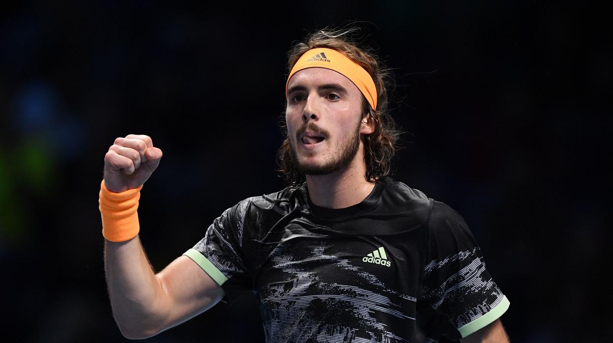 Tsitsipas fulmina a Federer y se mete en la gran final