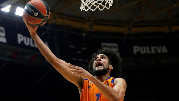 Valencia cierra una «semana fantástica» con un trabajado triunfo ante Khimki