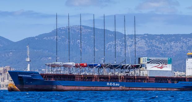 Peters & May, tres años más con las 52 Super Series