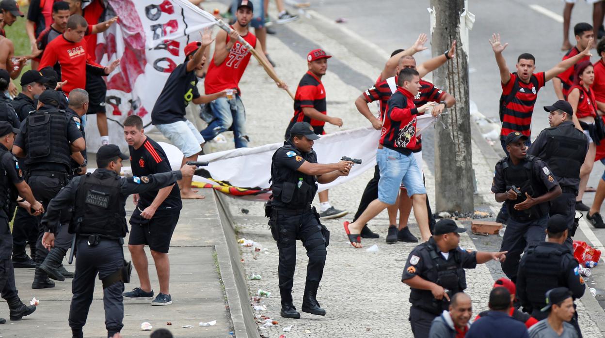 La violencia enturbia la multitudinaria celebración del Flamengo